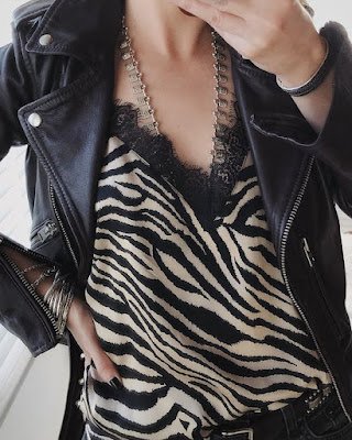 Em 2024, estamos desafiando as convenções da moda e abraçando a versatilidade dessas peças durante todo o ano