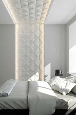 As paredes em 3D oferecem uma variedade de texturas e padrões que podem complementar diferentes estilos de decoração, desde o moderno até o rústico. Elas podem criar pontos focais interessantes e transformar uma parede comum em uma peça central da sala. No entanto, é importante ter cuidado ao escolher o design, garantindo que ele se harmonize com o restante da decoração e não sobrecarregue o espaço visualmente.