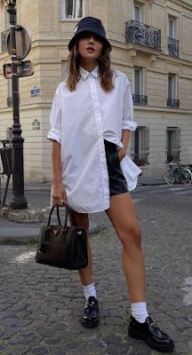 As tendências de calçados femininos para esta temporada refletem uma mistura intrigante de conforto, funcionalidade e um toque de audácia, trazendo ao primeiro plano designs que variam de estilos clássicos reinventados a inovações futurísticas.