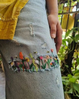 Bordado: Personalize com Arte O bordado pode revitalizar qualquer peça de roupa. Pegue uma jaqueta jeans que já viu dias melhores e adicione alguns bordados à mão — flores, frases inspiradoras ou qualquer desenho que fale ao seu coração. Essa personalização não só traz um estilo único para a peça, como também é uma ótima maneira de relaxar e praticar a atenção plena.