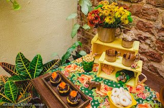 A decoração sustentável para festas juninas é uma maneira maravilhosa de celebrar essa tradição com consciência ambiental. Ao optar por materiais reutilizáveis, naturais e reciclados, você cria um ambiente único, acolhedor e amigo do meio ambiente. Inspire-se nessas ideias e faça da sua festa junina um evento inesquecível e sustentável!