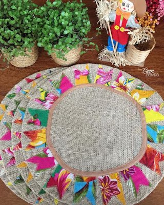 A decoração sustentável para festas juninas é uma maneira maravilhosa de celebrar essa tradição com consciência ambiental. Ao optar por materiais reutilizáveis, naturais e reciclados, você cria um ambiente único, acolhedor e amigo do meio ambiente. Inspire-se nessas ideias e faça da sua festa junina um evento inesquecível e sustentável!