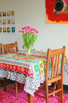 A decoração sustentável para festas juninas é uma maneira maravilhosa de celebrar essa tradição com consciência ambiental. Ao optar por materiais reutilizáveis, naturais e reciclados, você cria um ambiente único, acolhedor e amigo do meio ambiente. Inspire-se nessas ideias e faça da sua festa junina um evento inesquecível e sustentável!